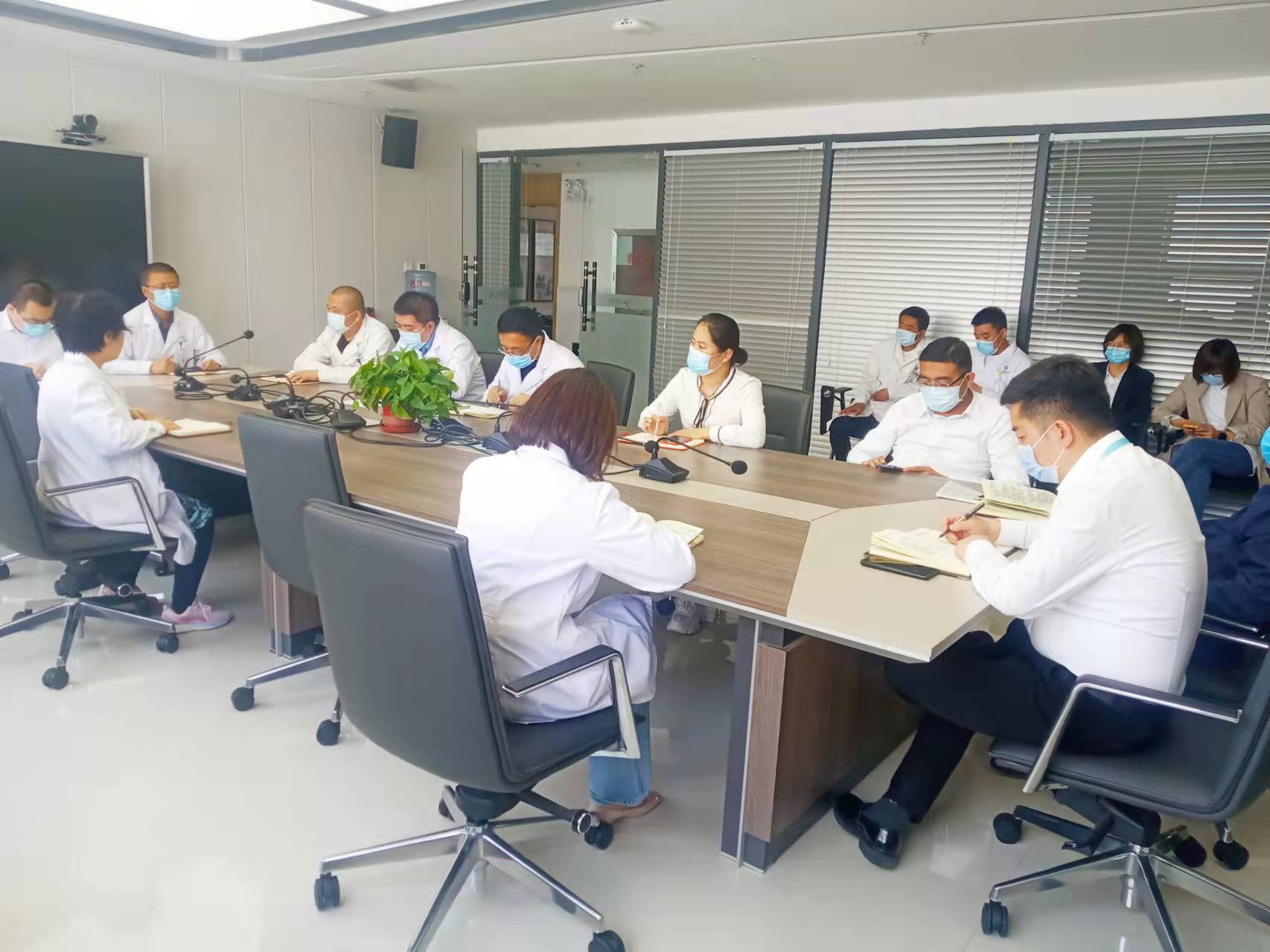 鄂尔多斯健康体检中心等医疗机构召开疫情防控会议