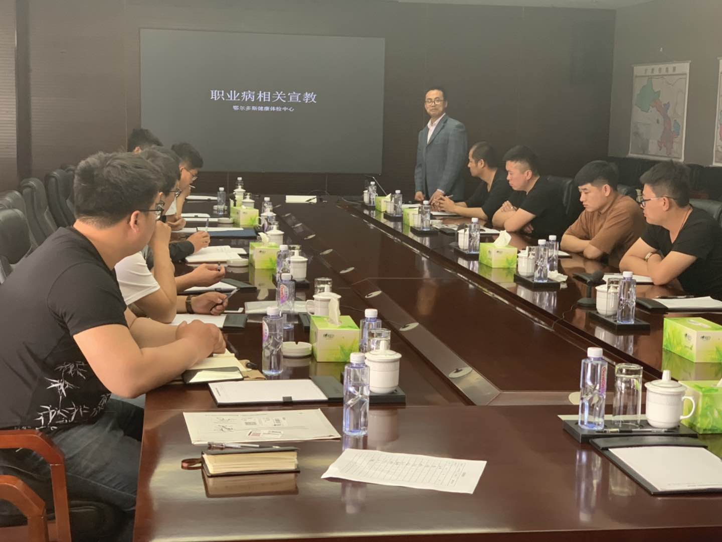 亿康投资集团旗下医疗机构鄂尔多斯健康体检中心、鄂尔多斯中医康复医院开展多场职业病健康宣讲活动